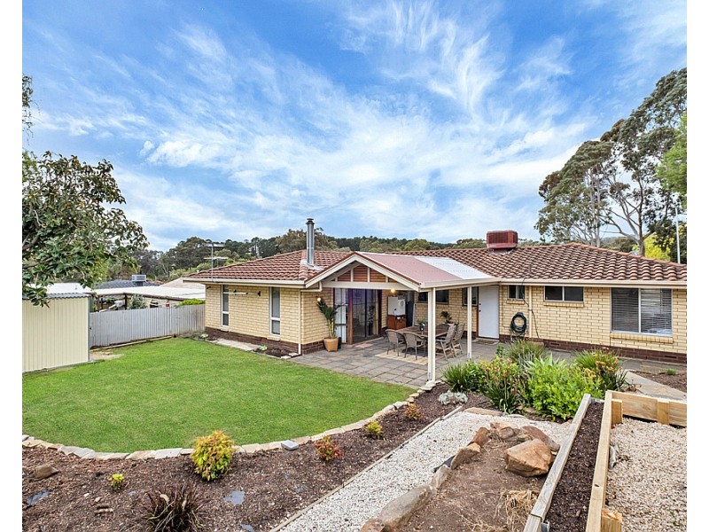 12 Kuantan Drive, Aberfoyle Park SA 5159