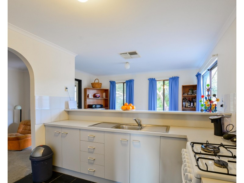 11 Maralyn Court, Aberfoyle Park SA 5159