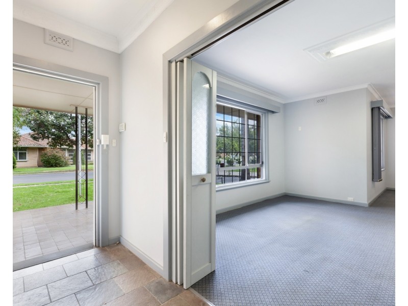 24 Samuel Street, Fulham SA 5024