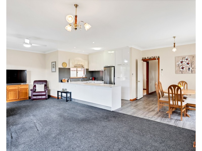 15 Doradilla Avenue, Seacombe Gardens SA 5047