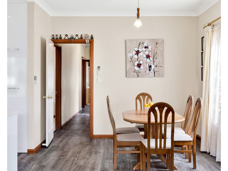 15 Doradilla Avenue, Seacombe Gardens SA 5047