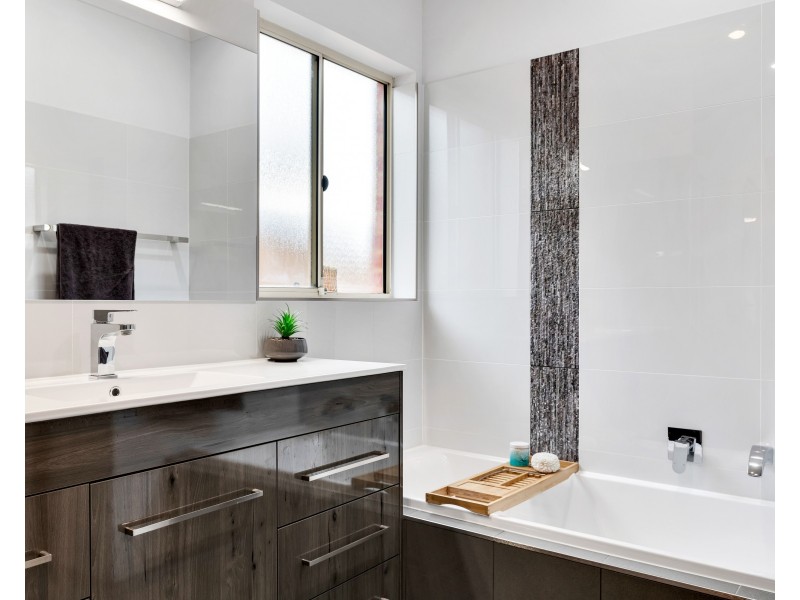 15 Doradilla Avenue, Seacombe Gardens SA 5047