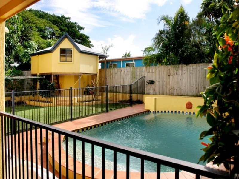 9 Esplanade, Yeronga QLD 4104