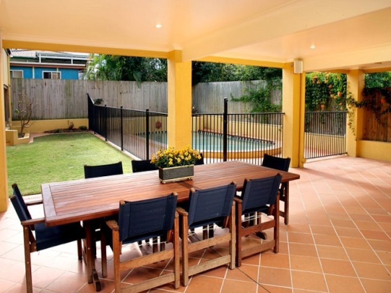 9 Esplanade, Yeronga QLD 4104