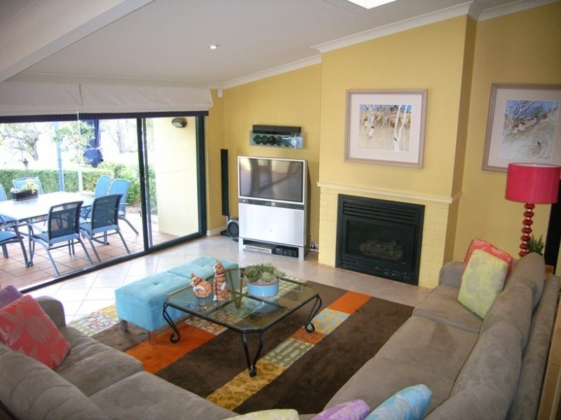 9 Esplanade, Yeronga QLD 4104