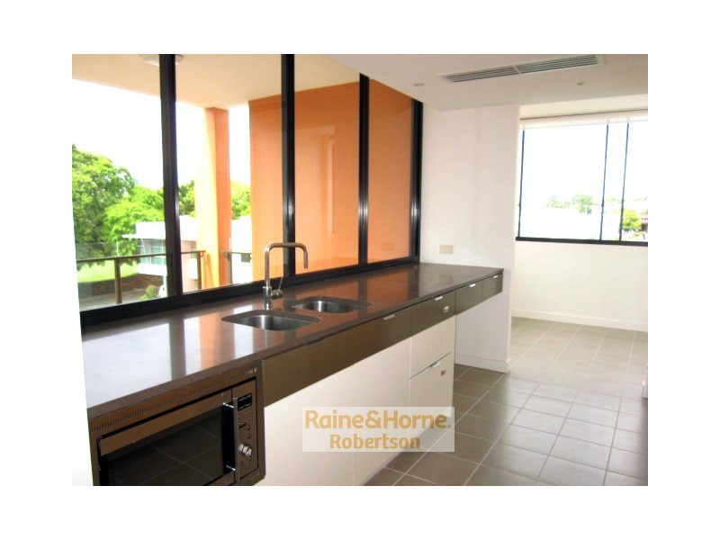 10 Pidgeon Close, West End QLD 4101