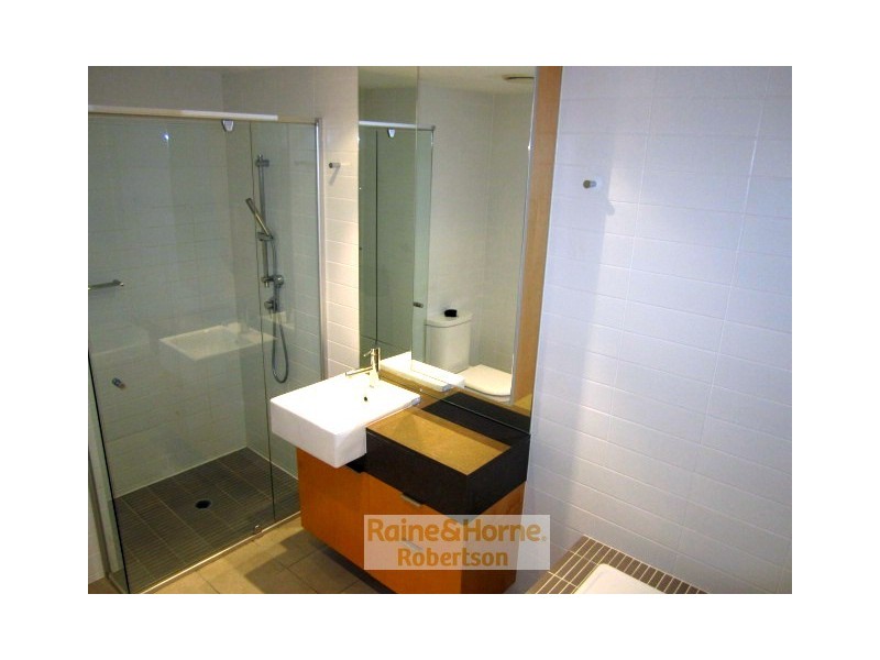 10 Pidgeon Close, West End QLD 4101
