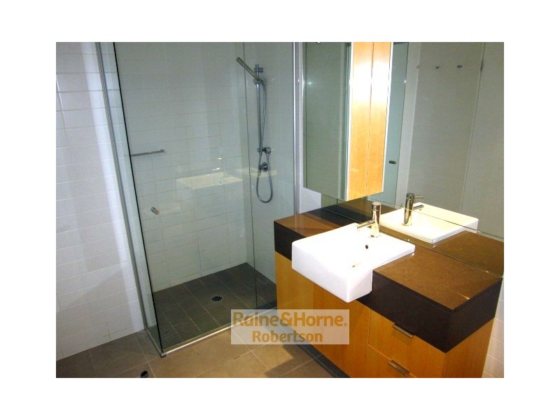 10 Pidgeon Close, West End QLD 4101