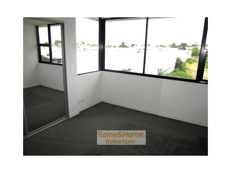 10 Pidgeon Close, West End QLD 4101
