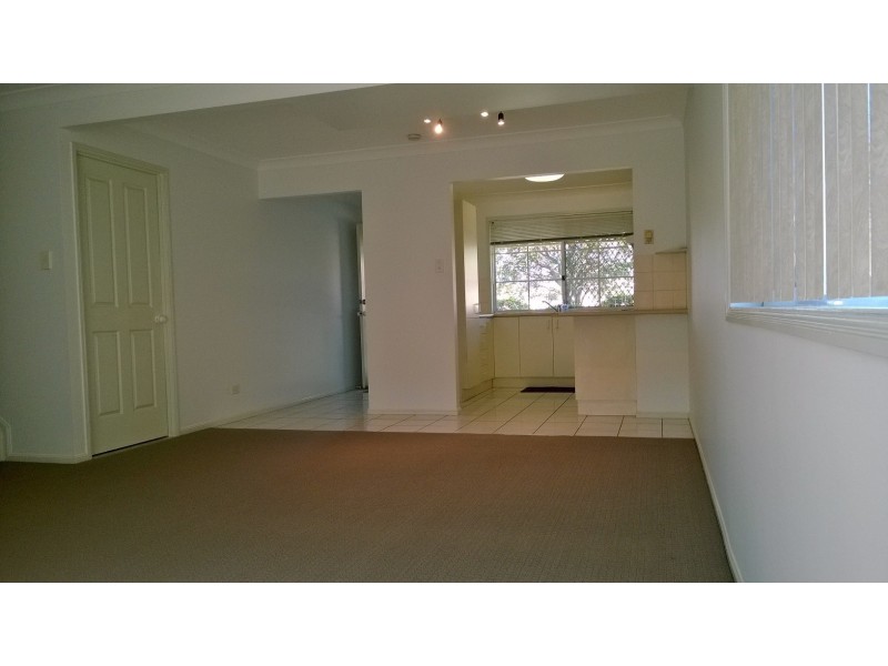 10 Vinal Street, Robertson QLD 4109