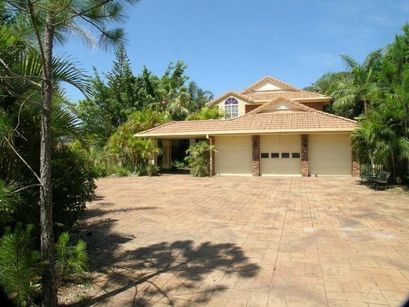8 BINNACLE CLOSE, Raby Bay QLD 4163