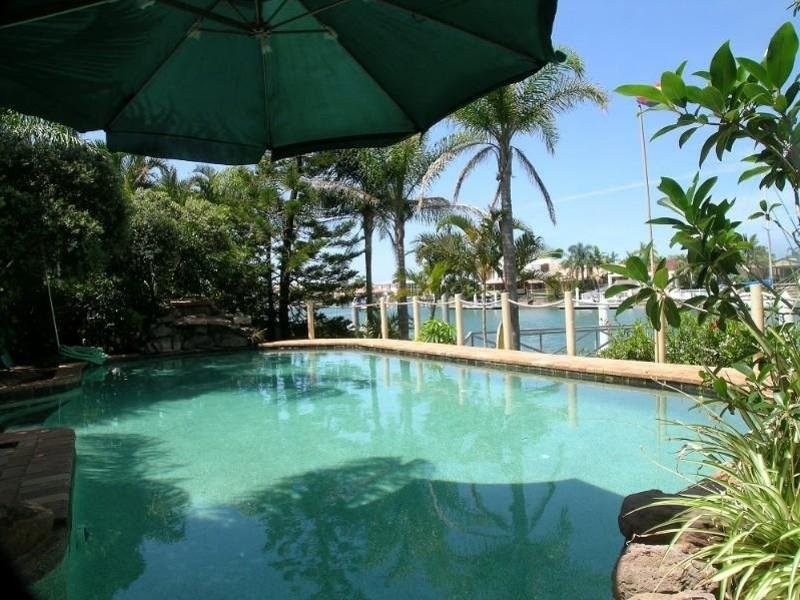 8 BINNACLE CLOSE, Raby Bay QLD 4163