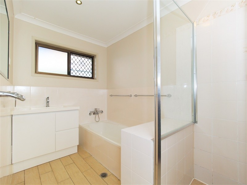 73 Stones Road, Sunnybank Hills QLD 4109