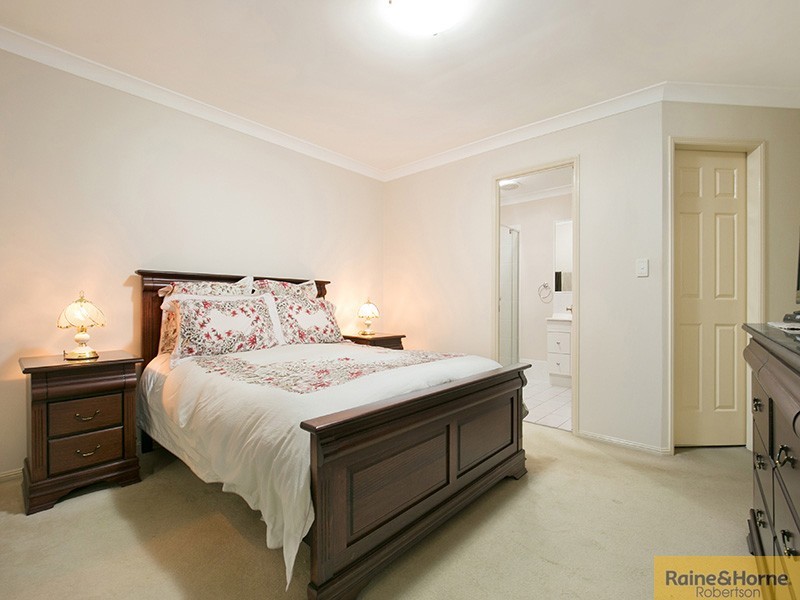 26 Daffodil Crescent, Calamvale QLD 4116