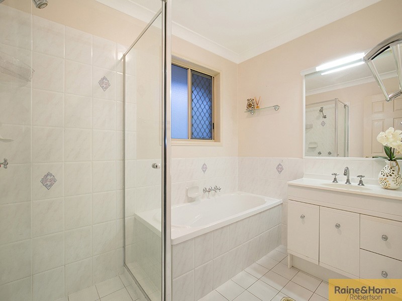 26 Daffodil Crescent, Calamvale QLD 4116