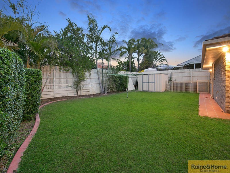 26 Daffodil Crescent, Calamvale QLD 4116