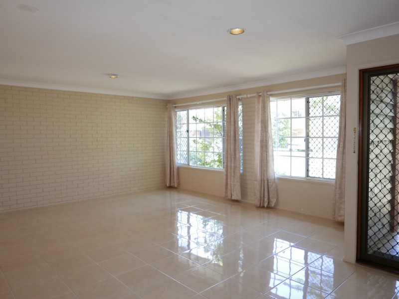 7 Monteith Street, Robertson QLD 4109