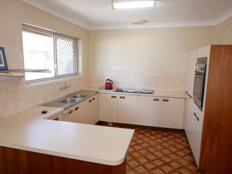 7 Monteith Street, Robertson QLD 4109