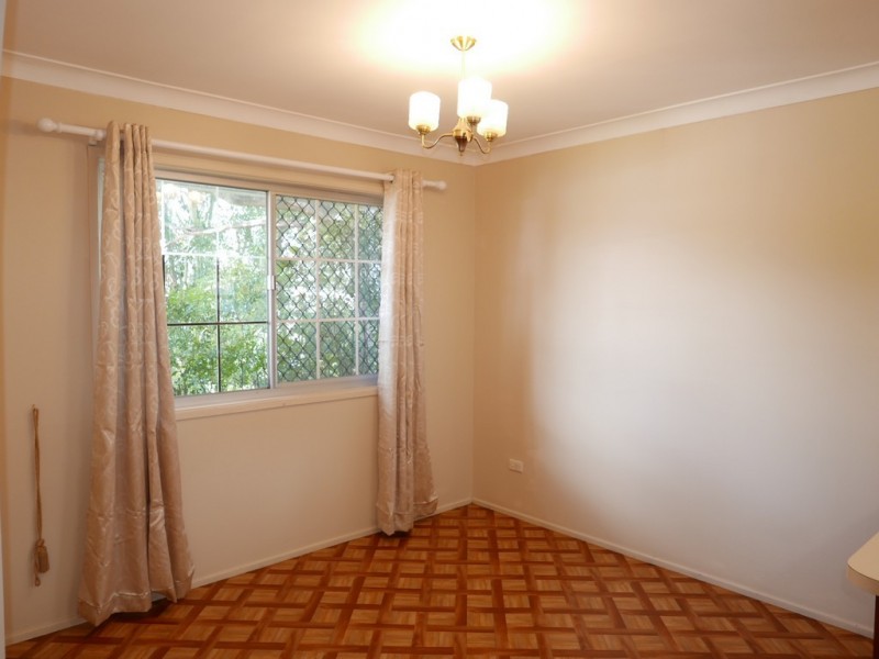 7 Monteith Street, Robertson QLD 4109