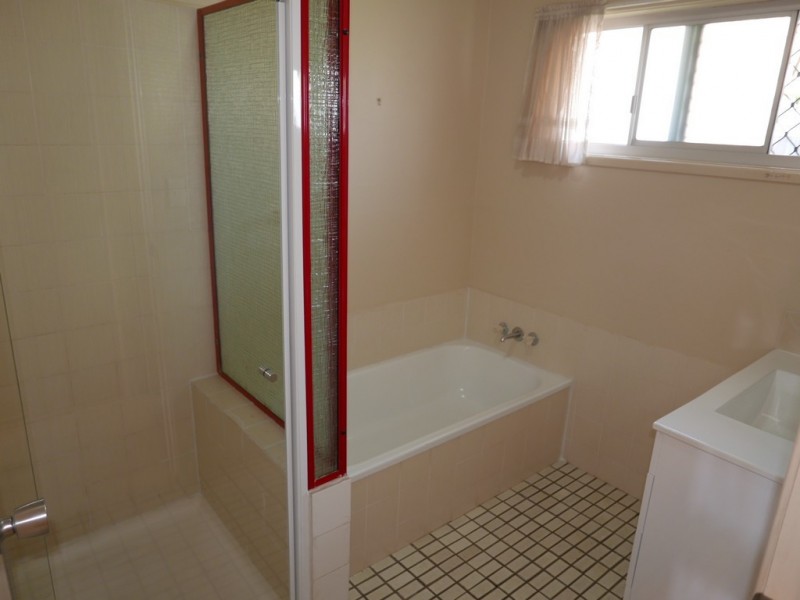 7 Monteith Street, Robertson QLD 4109