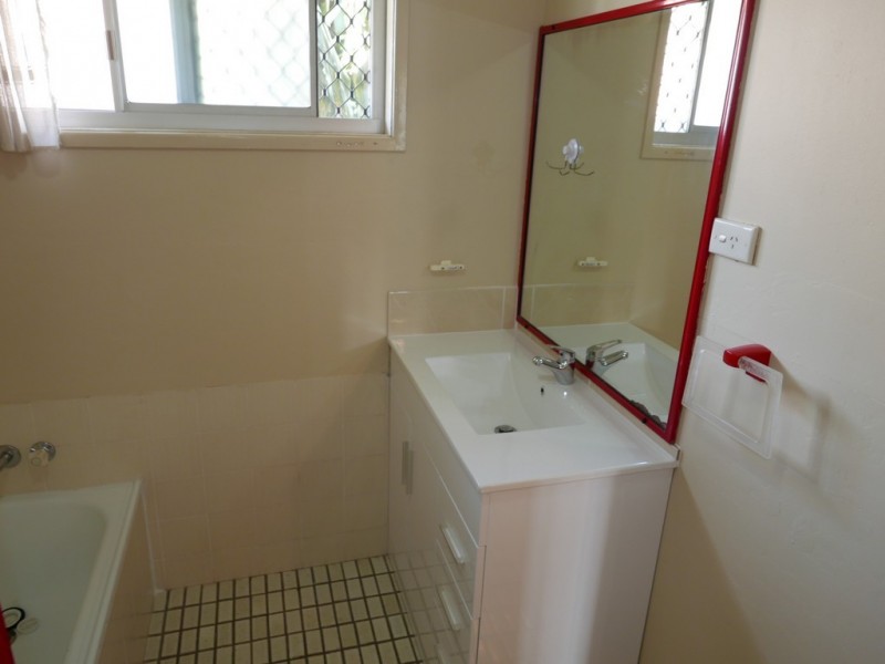 7 Monteith Street, Robertson QLD 4109