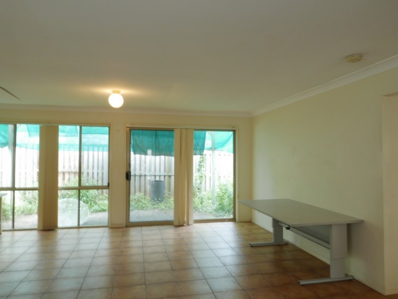 14 Magnolia Grove, Robertson QLD 4109