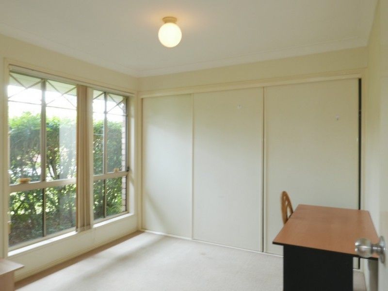 14 Magnolia Grove, Robertson QLD 4109