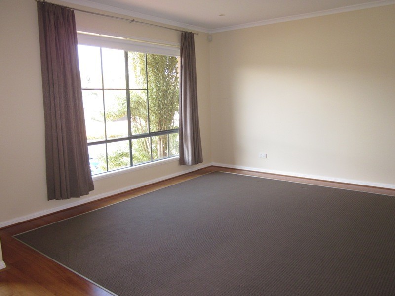 32 Santa Isobel Boulevard, Pacific Pines QLD 4211