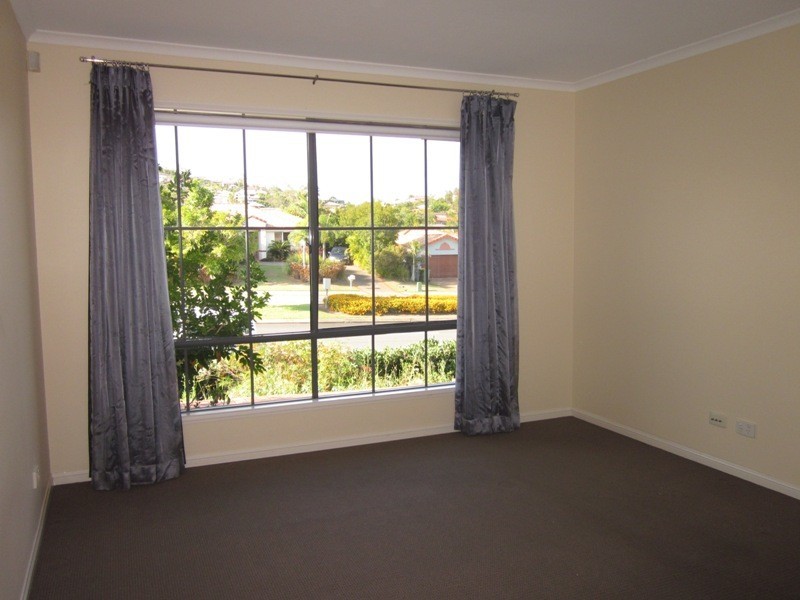 32 Santa Isobel Boulevard, Pacific Pines QLD 4211