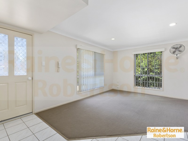 1/10 Vinal Street, Robertson QLD 4109