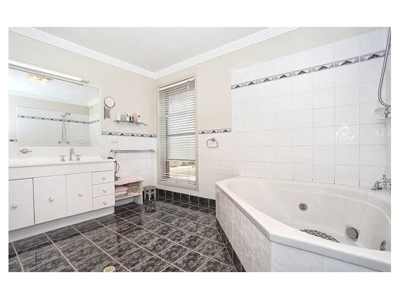 175 Torbay Road, Chandler QLD 4155