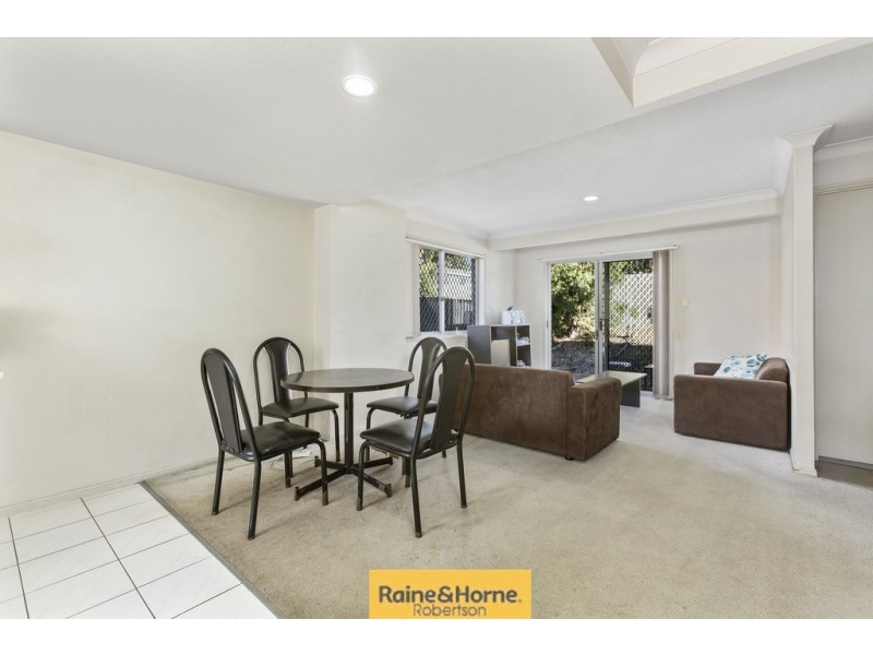 17/9 Lawrence Close, Robertson QLD 4109