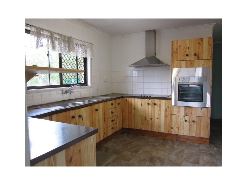 1 Estoril Street, Robertson QLD 4109