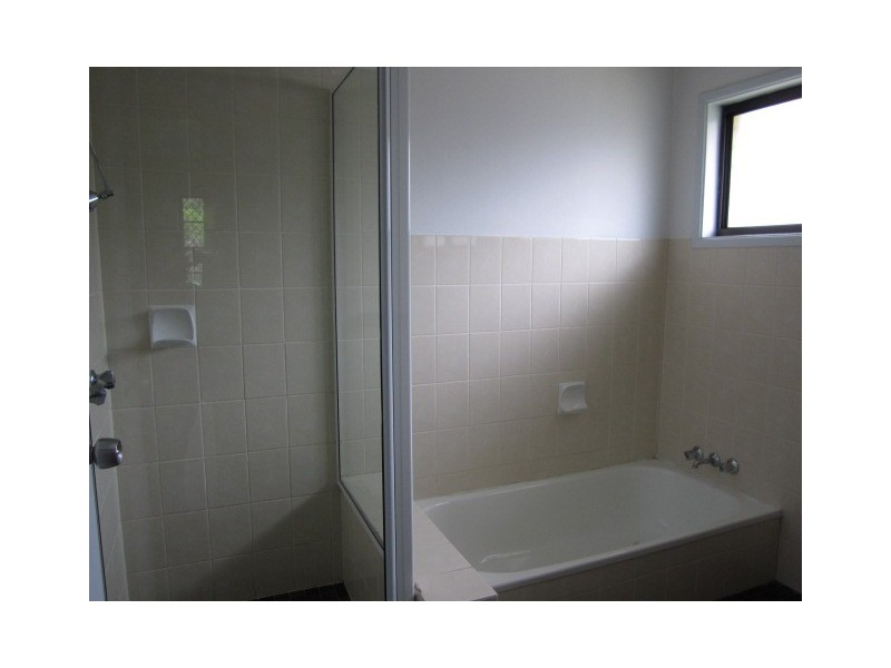 1 Estoril Street, Robertson QLD 4109