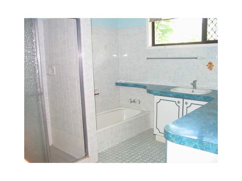 12 Avocado Street, Macgregor QLD 4109