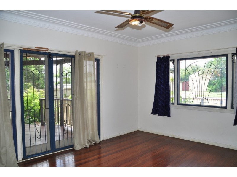 11 Longden Street, Coopers Plains QLD 4108