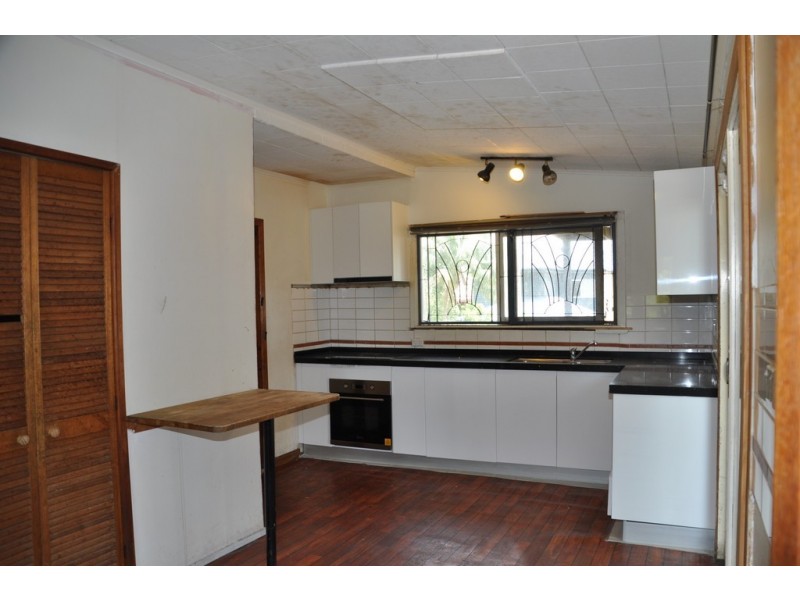 11 Longden Street, Coopers Plains QLD 4108