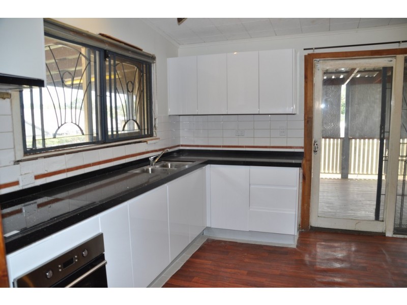 11 Longden Street, Coopers Plains QLD 4108