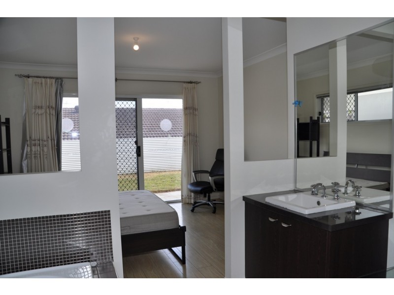 25 Perkins Street, Calamvale QLD 4116