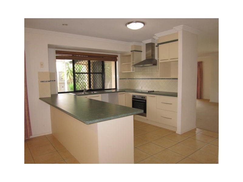 83 Wallum Drive, Parkinson QLD 4115