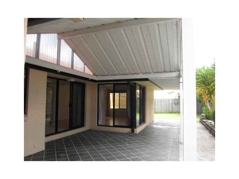 83 Wallum Drive, Parkinson QLD 4115