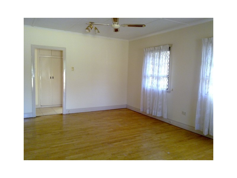 34 Mains Road, Sunnybank QLD 4109