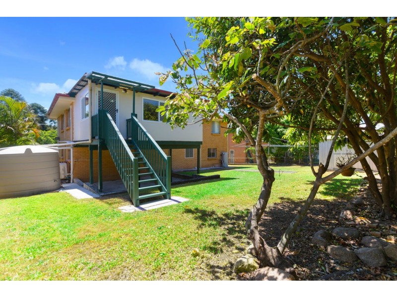 65 Granadilla Street, Macgregor QLD 4109