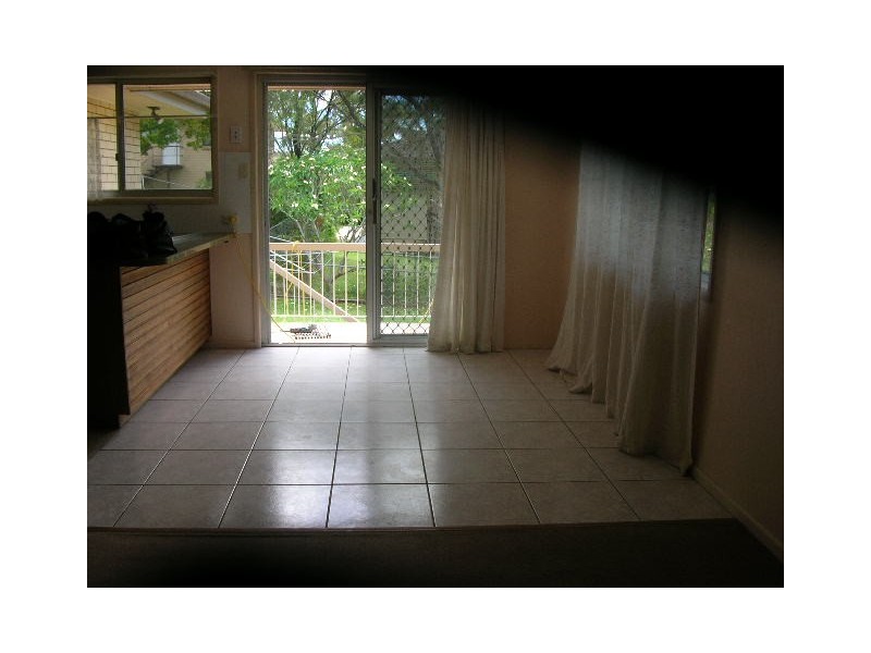 15 Nevern Street, Macgregor QLD 4109