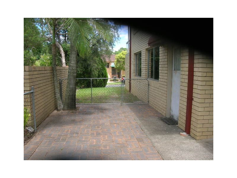 15 Nevern Street, Macgregor QLD 4109
