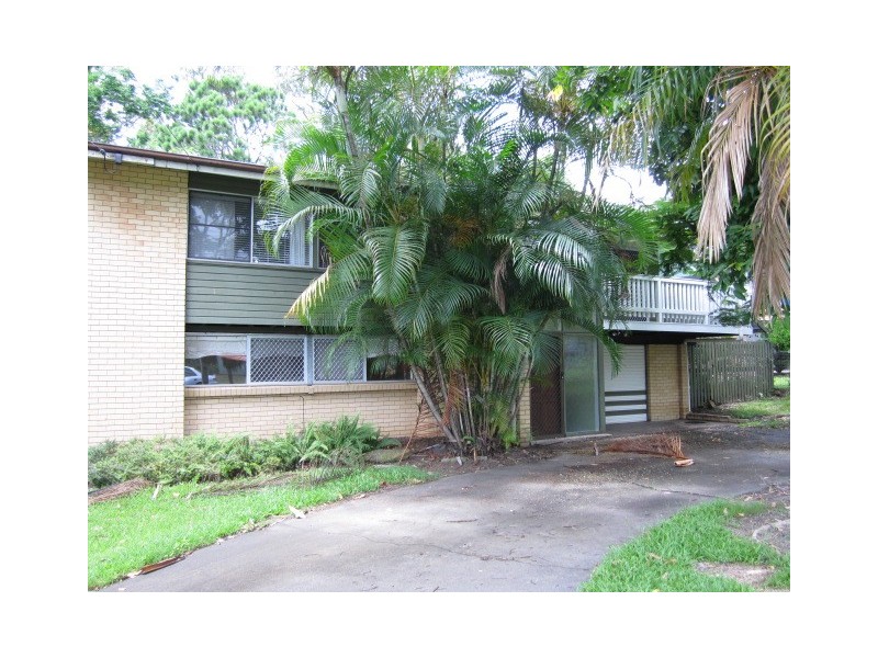 9 Omeo Street, Macgregor QLD 4109