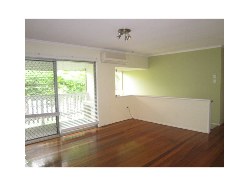 9 Omeo Street, Macgregor QLD 4109