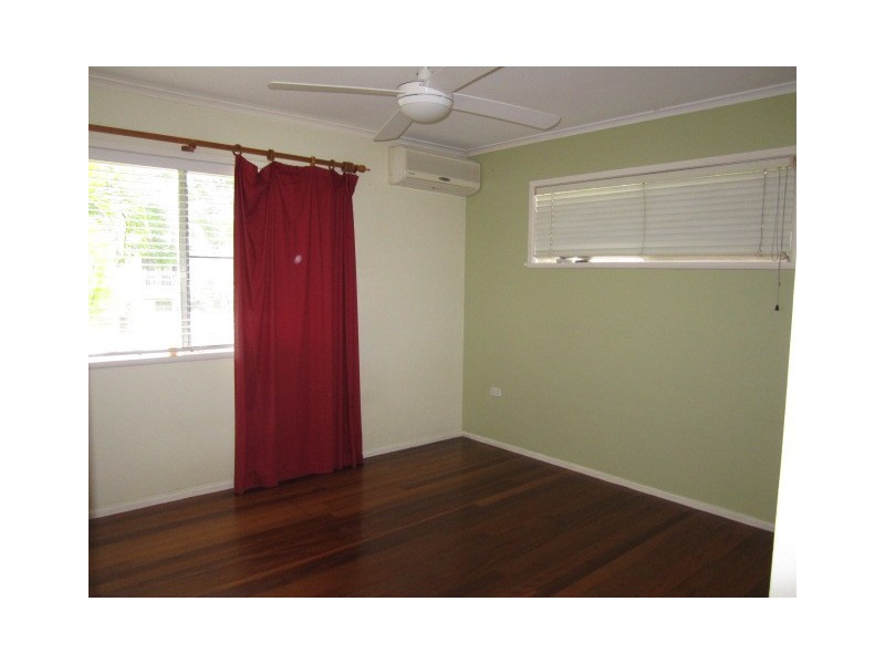 9 Omeo Street, Macgregor QLD 4109