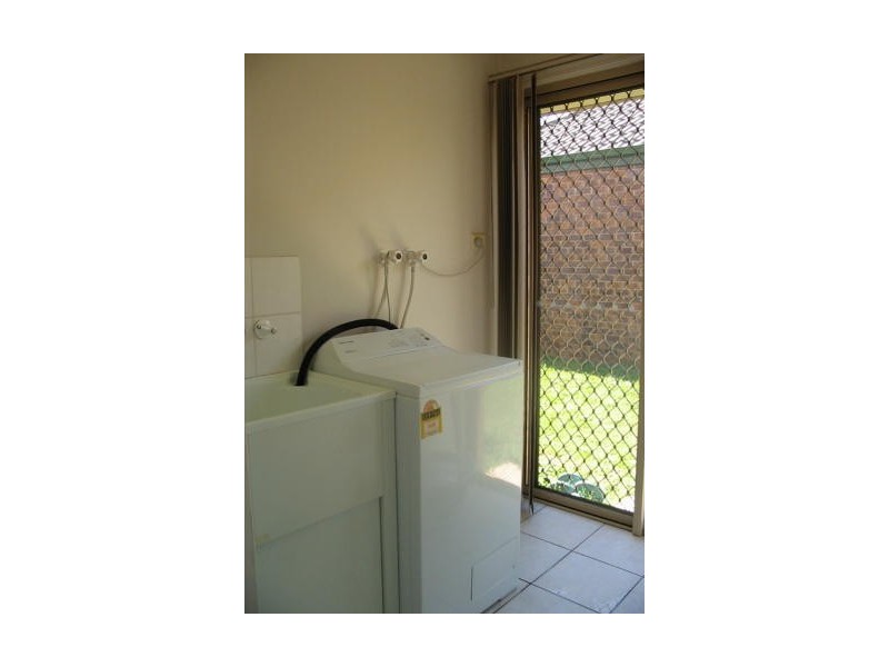 8 Manitoba Place, Wavell Heights QLD 4012