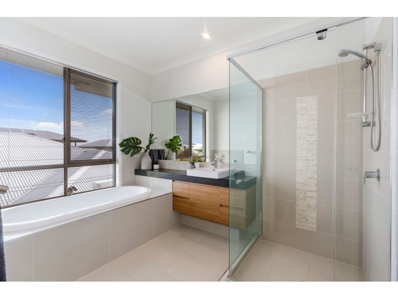 12 FRANCIS AVENUE, Rochedale QLD 4123